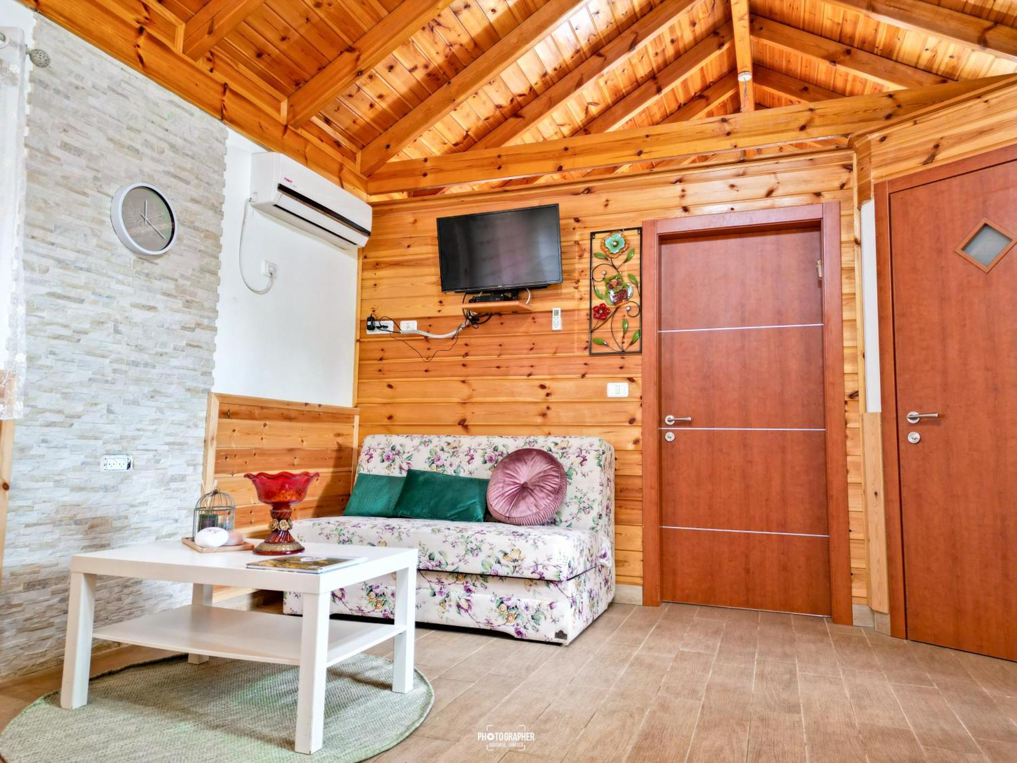 The Wooden Rose Cabins Bezet Номер фото