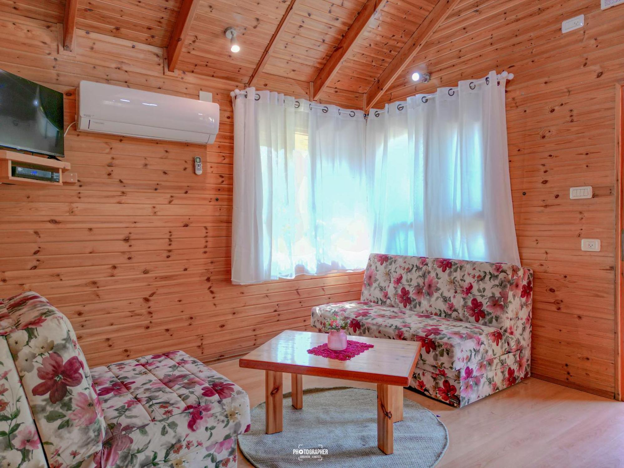 The Wooden Rose Cabins Bezet Номер фото